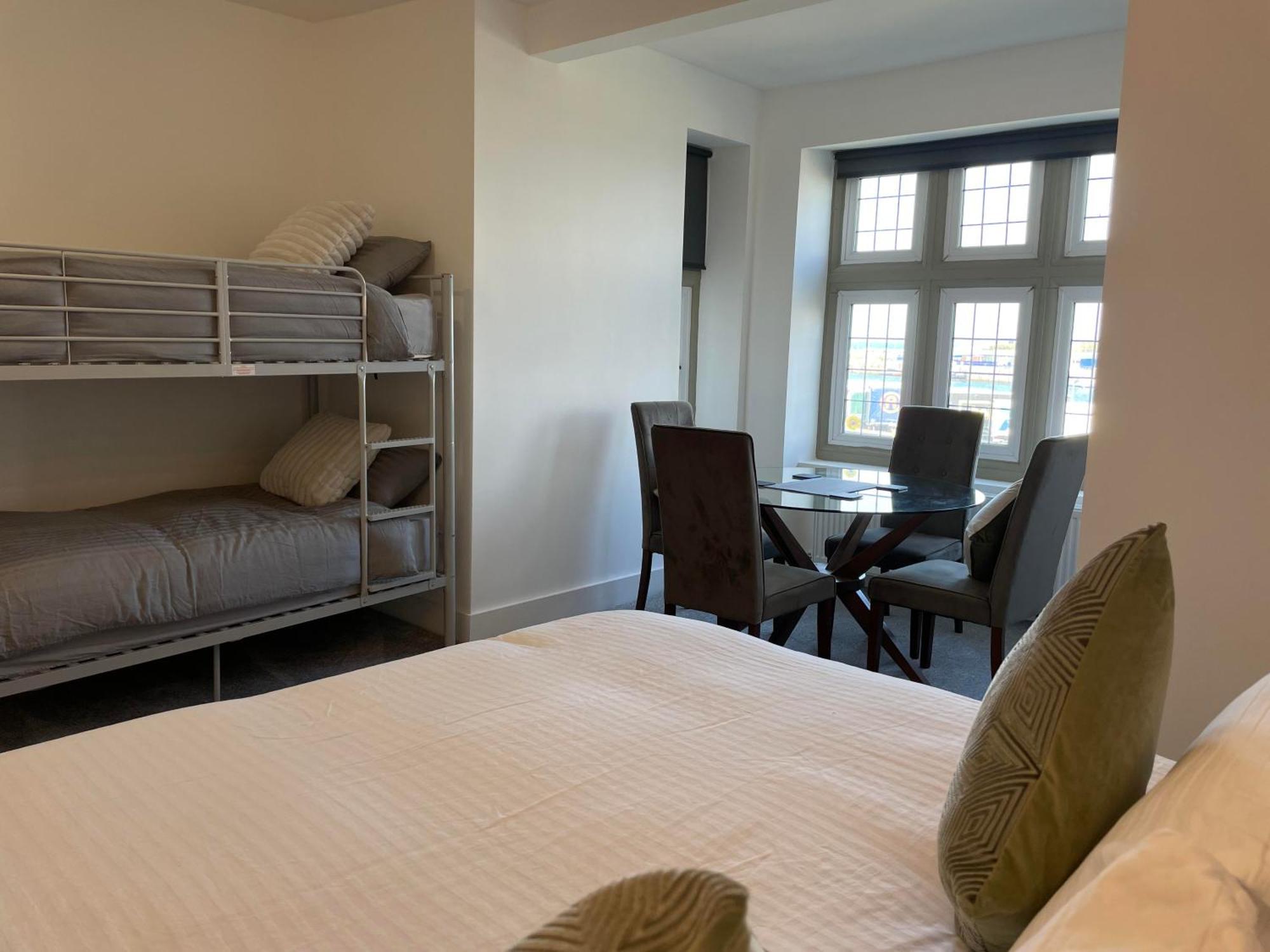 Hotel Harbour Watch Holyhead Exteriér fotografie