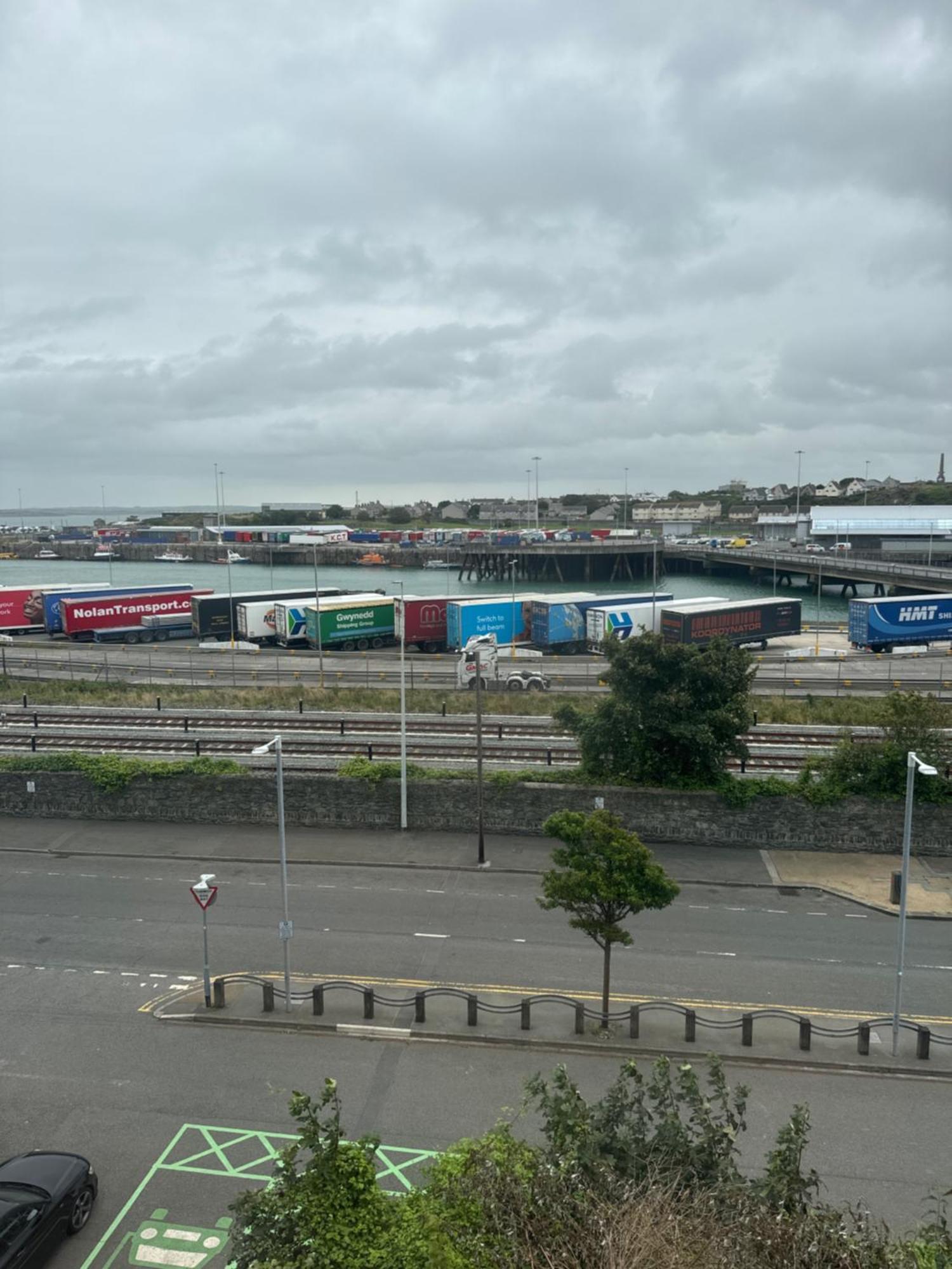 Hotel Harbour Watch Holyhead Exteriér fotografie